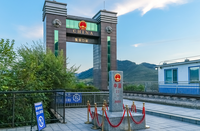 鸭绿江国门景区