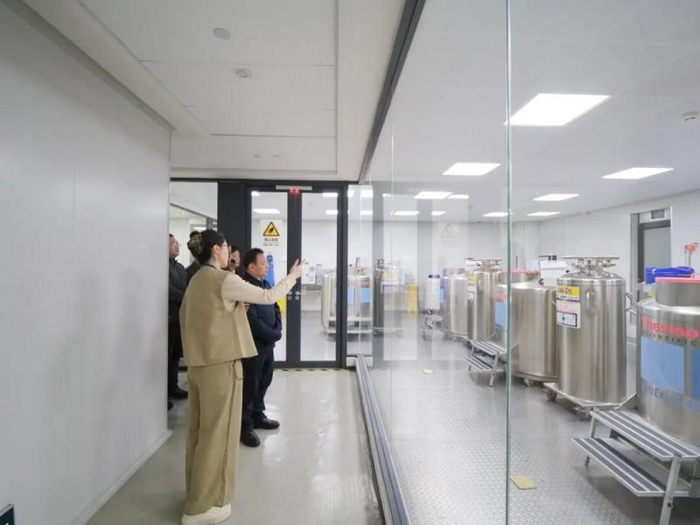 △ 成都市金牛区政府领导一行参观华夏源GMP基地