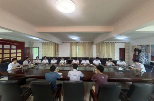 (图:谢家滩镇人民政府举办2026年“万名大学生暑期社会实践赣鄱行”座谈会)