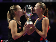 总决赛女双巴博斯/梅拉德夺冠