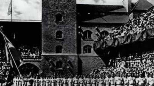 1912年奥运会来到瑞典 各代表团进入会场