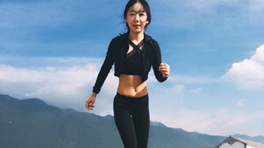 比基尼小姐跑步健身