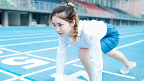 北工商校花晒唯美跑步写真