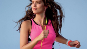 90后美女模特爱跑步