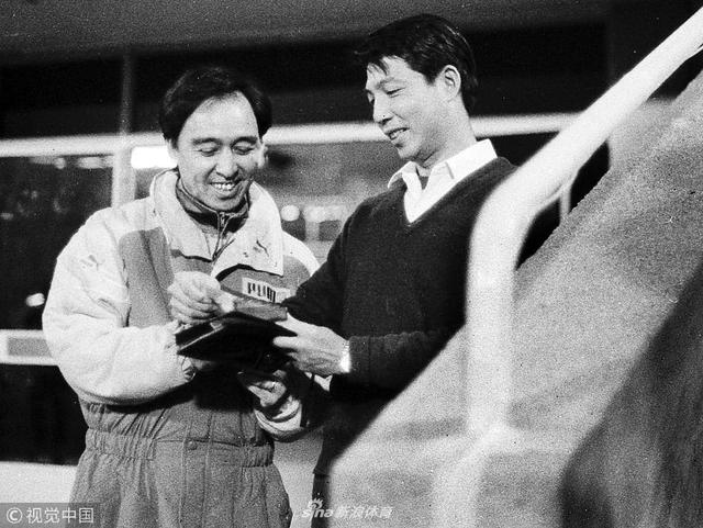 著名教练郭家明与徐根宝 1990年省港杯
