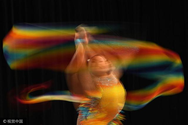 2017年6月2日，澳大利亚墨尔本，2017澳大利亚体操锦标赛，Kaylee Kua在艺术体操比赛中表演带操。