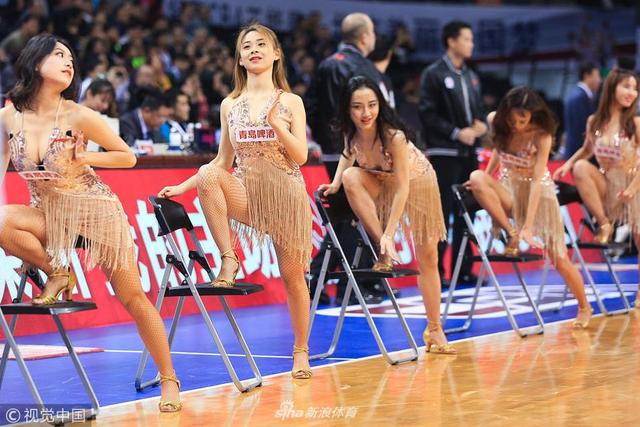 2018年1月19日，深圳，17/18CBA第28轮，深圳新世纪Vs青岛双星。篮球宝贝热舞。
