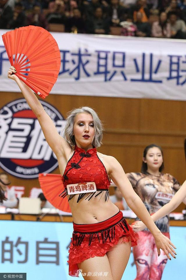 2017-2018赛季CBA联赛第15轮：广州龙狮vs福建浔兴 篮球宝贝热舞助威