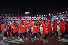 平昌冬奥会闭幕式 各国运动员欢乐入场
