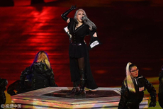 EXO、李彩琳献艺平昌冬奥会闭幕式