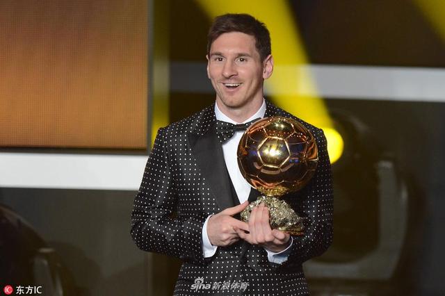 当地时间2018年12月3日，莫德里奇获得2018金球奖，打破了过去十年间梅西与C罗对该奖项的垄断。《法国足球》创办的金球奖在2010年与国际足联世界足球先生合并为国际足联金球奖，并于2016年起重新归为由《法国足球》杂志评选，梅西和C罗在2008年-2017年平分了十年间的金球奖奖杯。
