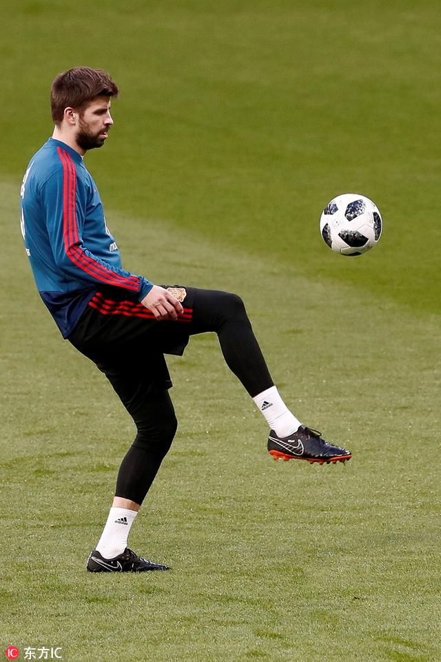 当地时间2018年3月26日，西班牙马德里，足球友谊赛前瞻，西班牙训练备战。