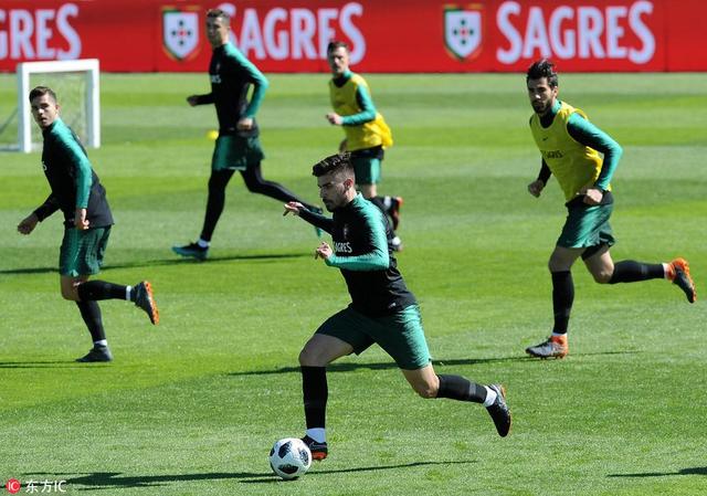 当地时间2018年3月21日，葡萄牙里斯本，2018足球友谊赛前瞻，葡萄牙备战训练。