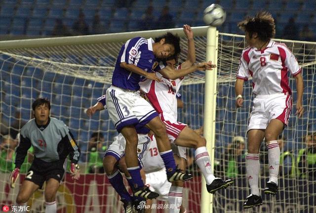 2000年黎巴嫩亚洲杯半决赛，日本3-2中国。小组赛首战面对韩国，中国2-2被韩国逼平，第二场中国4-0击败了印尼，末战0-0被科威特逼平，中国队顺利出线。复赛第一场，中国3-1击败了卡塔尔，半决赛中国2-3惜败给日本。
