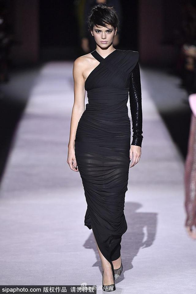 当地时间2018-10-21,美国纽约,2018纽约春夏时装周,Tom Ford品牌秀场。