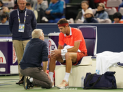 新浪直击上海赛波特罗因伤退赛