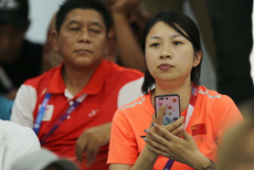 杜丽现身亚运为中国副团长讲解比赛