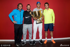 中网男女单冠军拍摄写真