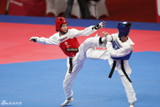 新浪直击日本跆拳道萌妹出战