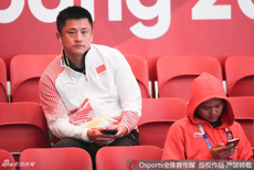 亚运会教练雷声和仲满督战