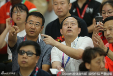 苟仲文和赵勇观战亚运