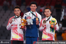 亚运男子单杠孙炜肖若腾获银铜