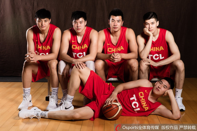 中国男篮红队官方写真