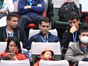 埃尔克森与奥斯卡观战上海赛