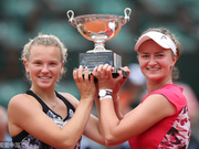 法网女双决赛捷克组合夺冠