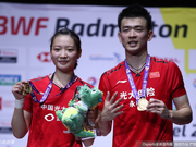 世锦赛混双颁奖雅思摘金