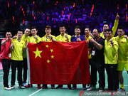 汤杯国羽夺冠后疯狂庆祝