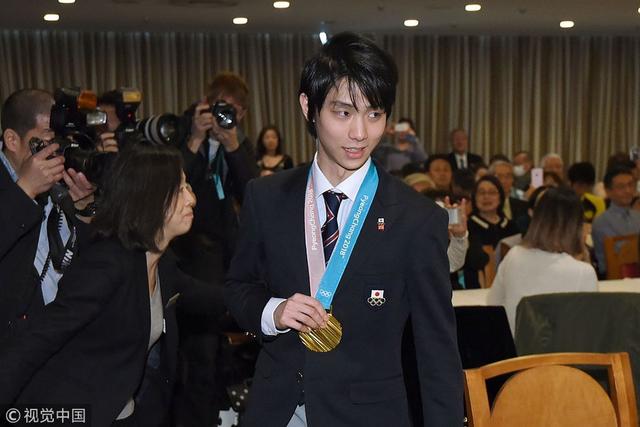 12           东京:羽生结弦冬奥回国行程繁忙 出席发布会笑容灿烂