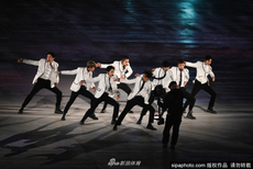 冬奥会闭幕式韩国EXO男团激情表演