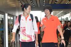 中国女排凯旋回国抵达北京 郎平朱婷成焦点