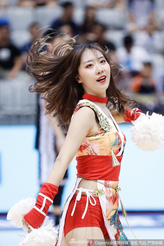 cba夏季联赛拉拉队美女热舞