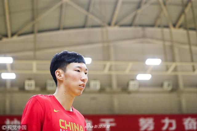 2018年8月7日，北京市，2018中国男篮大师课，男篮将士课堂听讲。 周琦