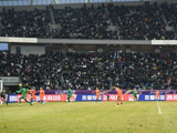 球迷热情助威足协杯决战 中国足球复苏动力
