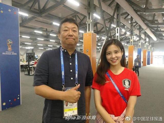 世界杯已经进入到最后的冲刺阶段了,足球的热情不仅吸引着球迷,还有一些美女主播来为世界杯呐喊助威,下面小编为大家盘点了一些为世界杯加油助威的美女主播们。