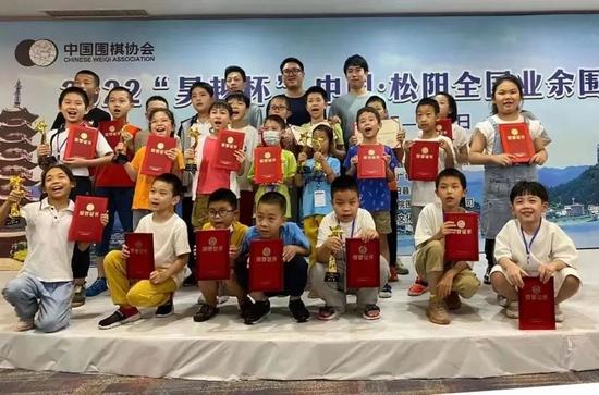 杭州智力运动学校在昊越杯中取得4金5银3铜