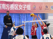 南大女排赢CUVA首胜 “多面手”队长3年换三位置