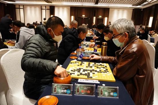 汉酱杯围棋赛总决赛陶汉文唐崇哲领跑名手组 酒神趣味杯徐虹白夺冠