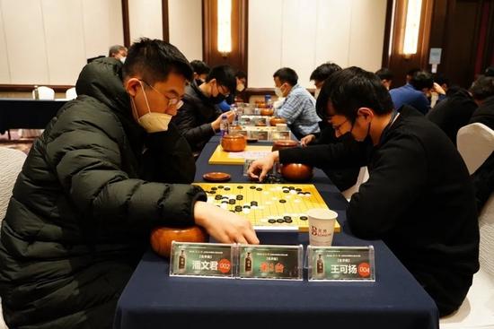 汉酱杯围棋赛总决赛陶汉文唐崇哲领跑名手组 酒神趣味杯徐虹白夺冠