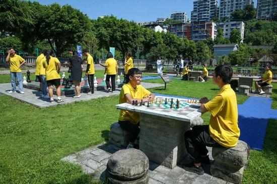 世界棋后战推广活动：大师走进重庆行知学校