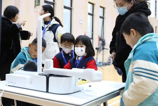 遇见小明围棋机器人