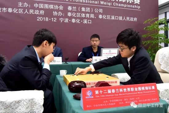 围棋登上小学《数学》教材封面 常昊古力点赞