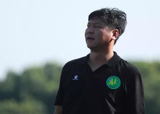 湖北足协U15队主教练罗昊