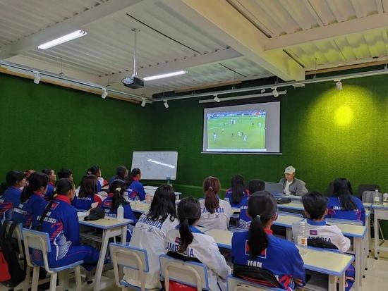 中国教练高富林出任柬埔寨女足国家队主帅