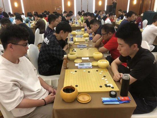 全国围棋升段赛第四轮战罢 27日进行第五轮