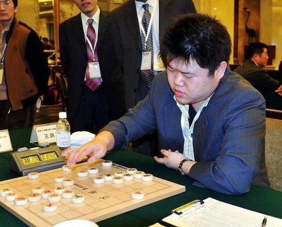 中国新闻周刊：象棋第一人，下出一步死棋