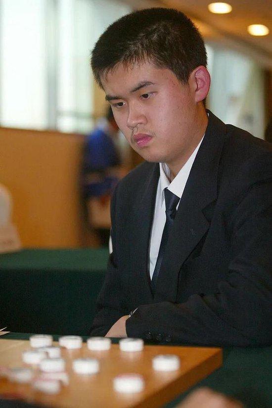 中国新闻周刊：象棋第一人，下出一步死棋